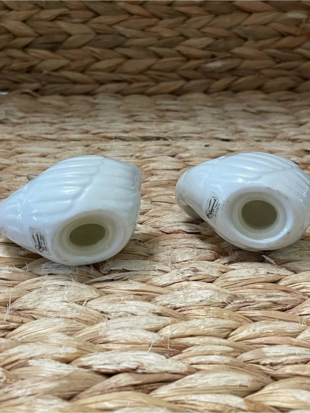 Vintage Norcrest White Ceramic Salt and Pepper‎ Swans Made in Korea 3”